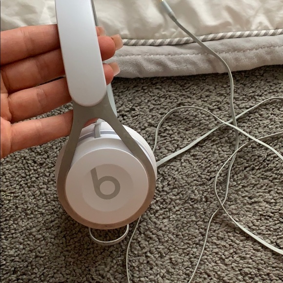 Beats - Picture 3 of 3
